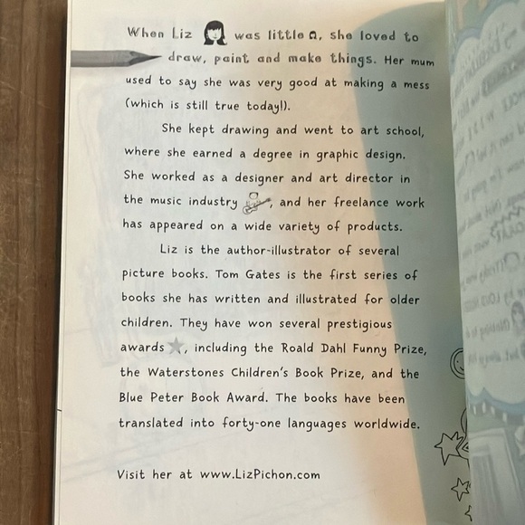 Book: Tom Gates: Dog Zombies Rule for now by Liz Pichon - Picture 10 of 12